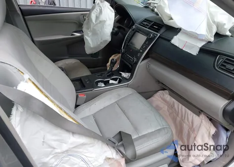 2015 Toyota Camry Xle z USA, uszkodzony, nr VIN 4T1BF1FK1FU936793